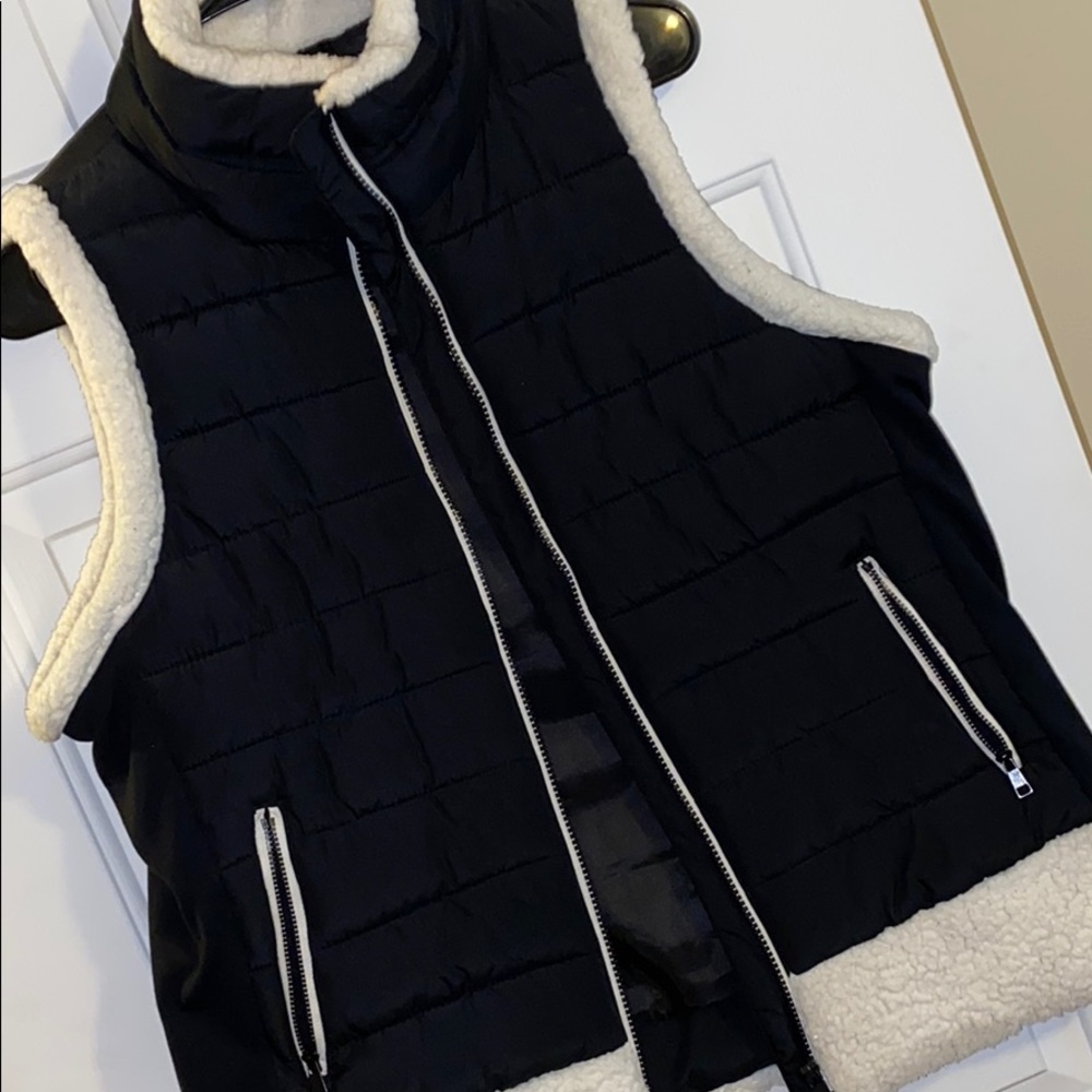 Size L Maurices thick vest